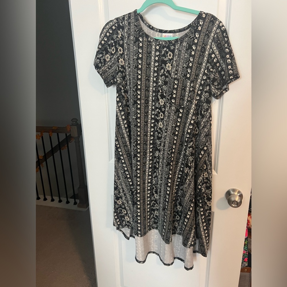 S Lularoe Carly with Neutral Pattern